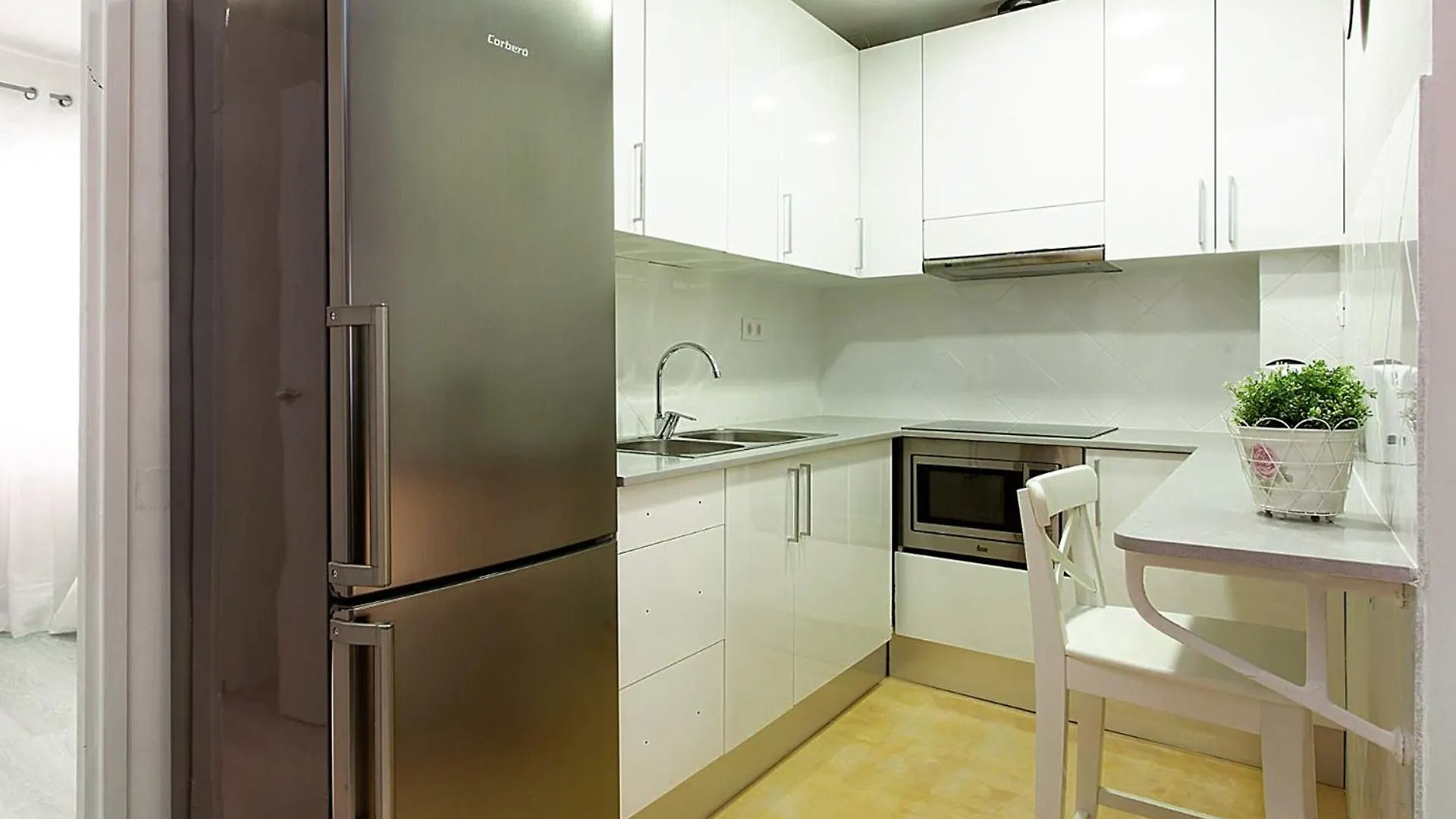 Mab2 - Mab2 - Apt At Street Level With Private Terrace Apartment Barcelona