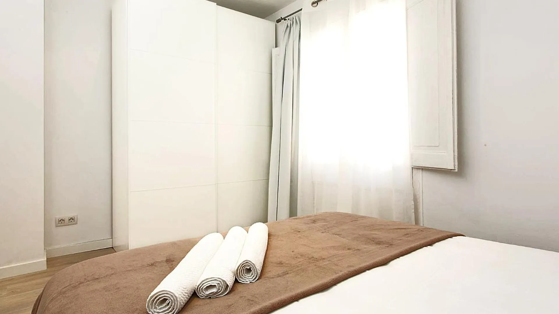 Mab2 - Mab2 - Apt At Street Level With Private Terrace Apartment Barcelona
